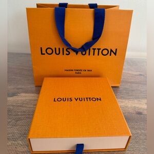 LV shopping bag and box